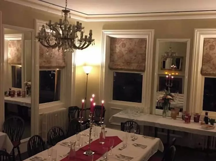 تختخواب و صبحانه Newcastle House