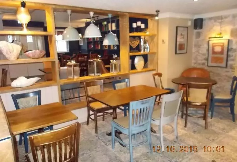 簡易ホテル Golden Lion