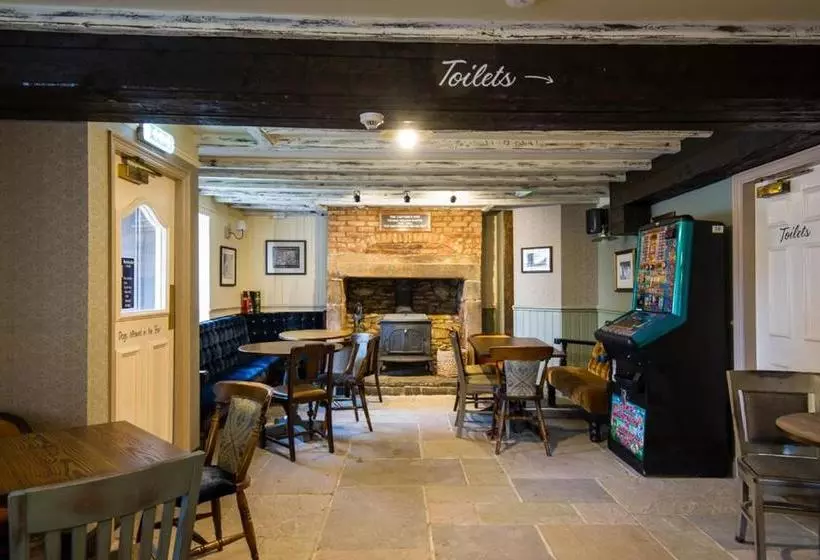 簡易ホテル Golden Lion