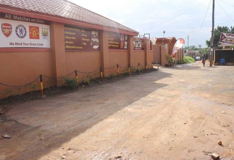 هتل Capricorn Lounge