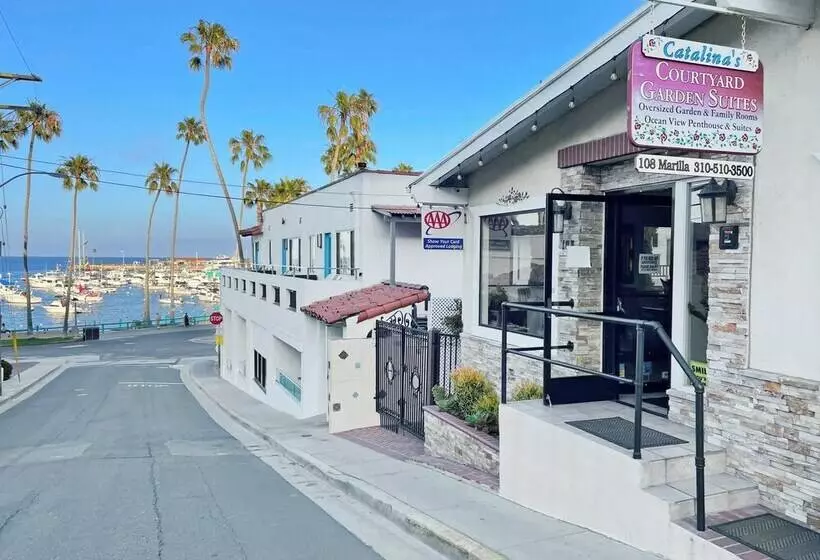 Hotelli Catalina Courtyard Suites