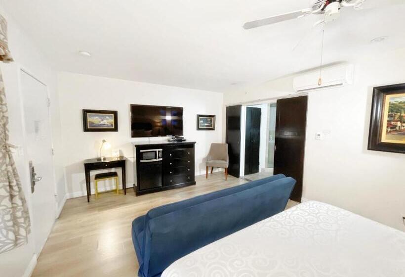 فندق Catalina Courtyard Suites