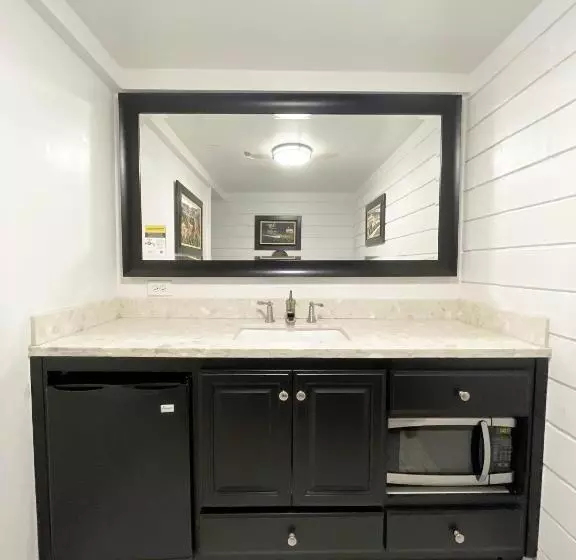 Hotelli Catalina Courtyard Suites