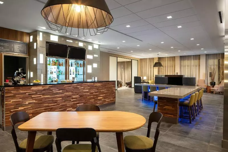 هتل Courtyard By Marriott Lafayette South