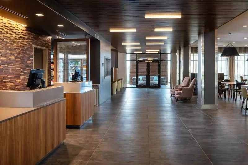 هتل Courtyard By Marriott Lafayette South