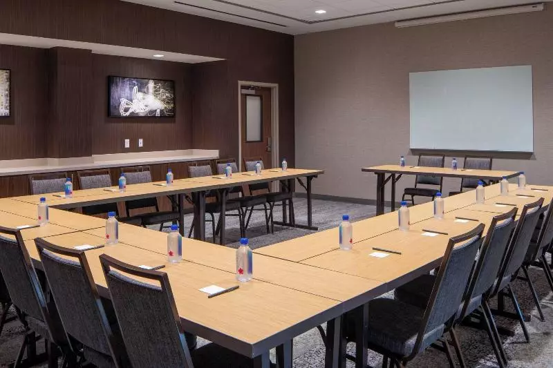 هتل Courtyard By Marriott Lafayette South