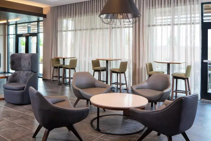 هتل Courtyard By Marriott Lafayette South