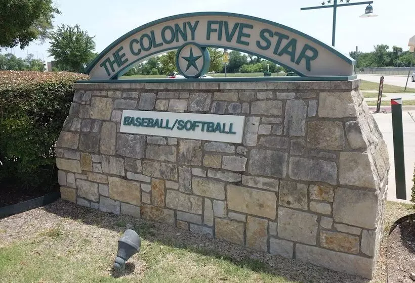 Hotelli Holiday Inn Express & Suites   Plano   The Colony, An Ihg