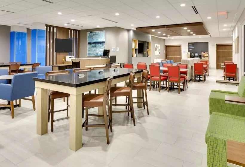 Hotelli Holiday Inn Express & Suites   Plano   The Colony, An Ihg