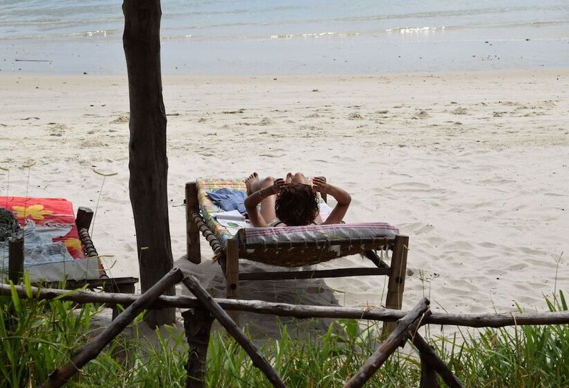 هتل Juani Beach Bungalows