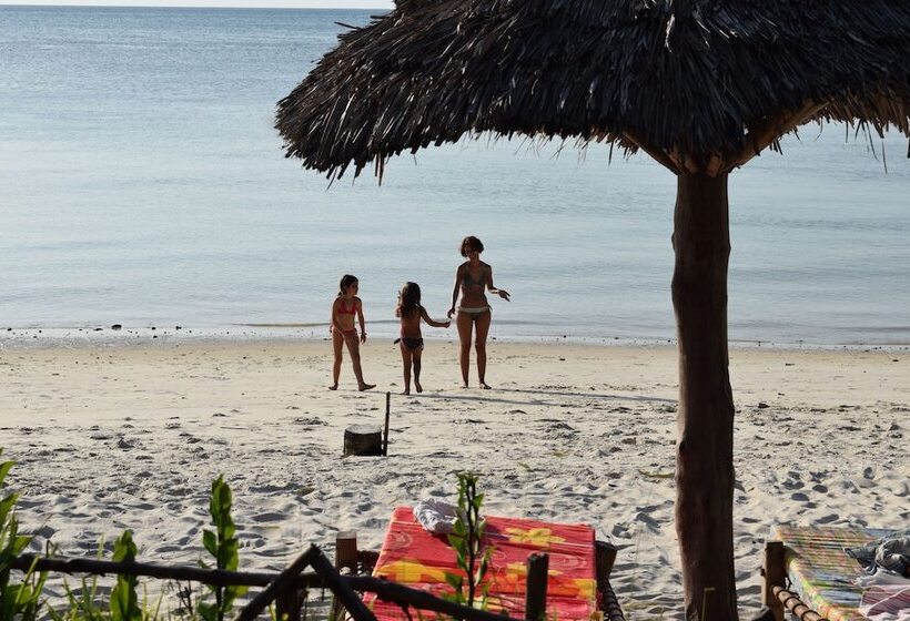 هتل Juani Beach Bungalows