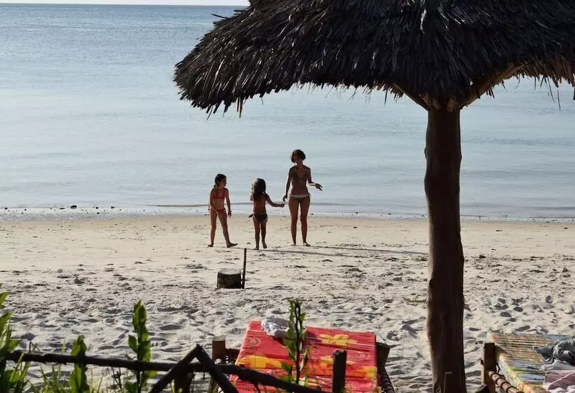 هتل Juani Beach Bungalows