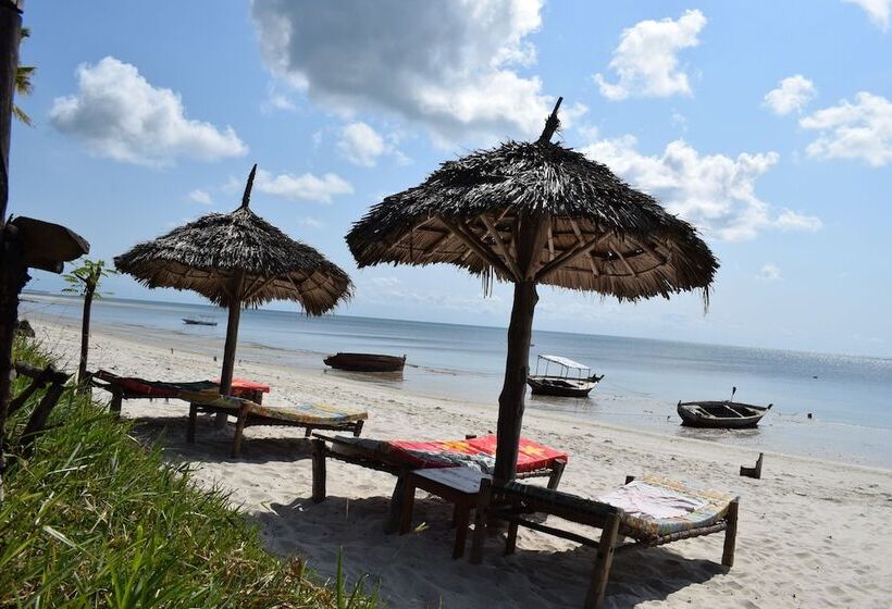 هتل Juani Beach Bungalows