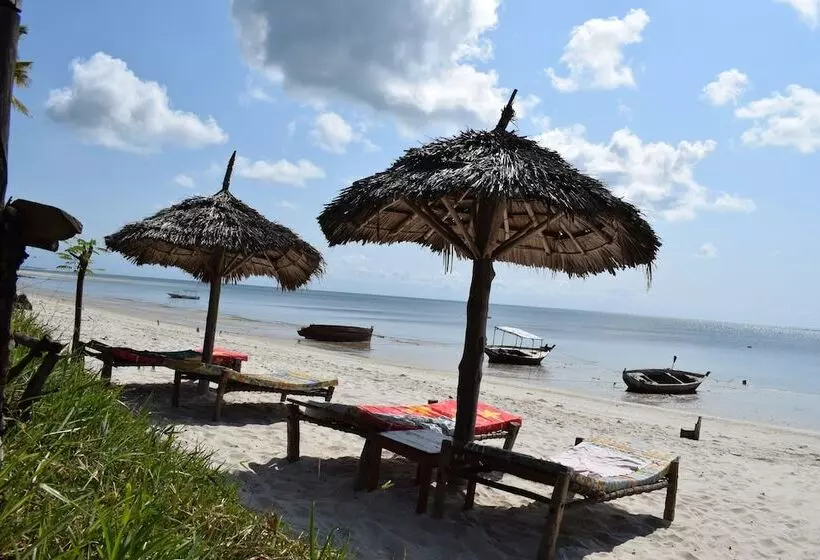هتل Juani Beach Bungalows