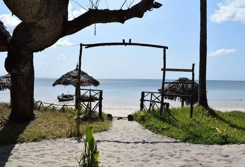 هتل Juani Beach Bungalows