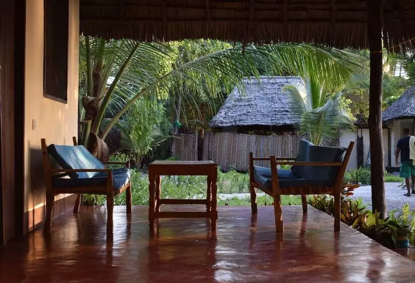 هتل Juani Beach Bungalows