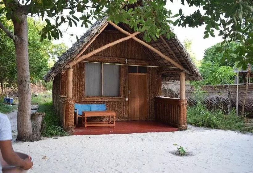هتل Juani Beach Bungalows