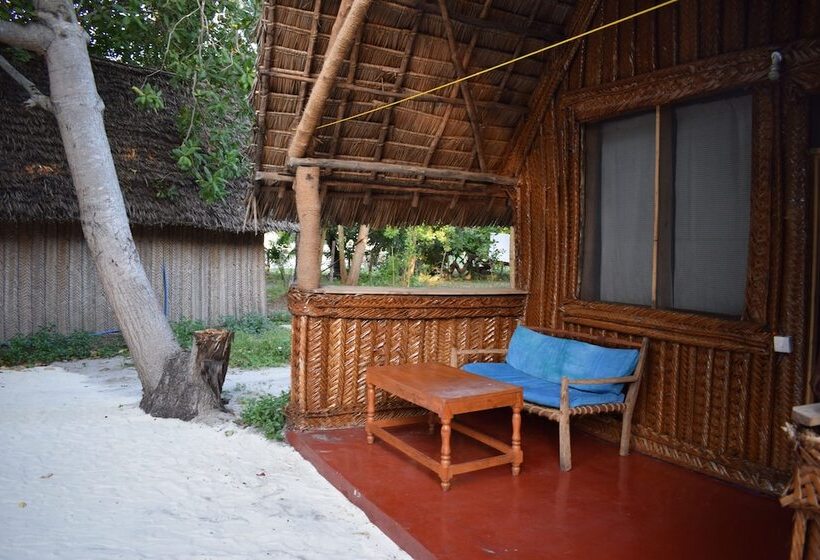 هتل Juani Beach Bungalows