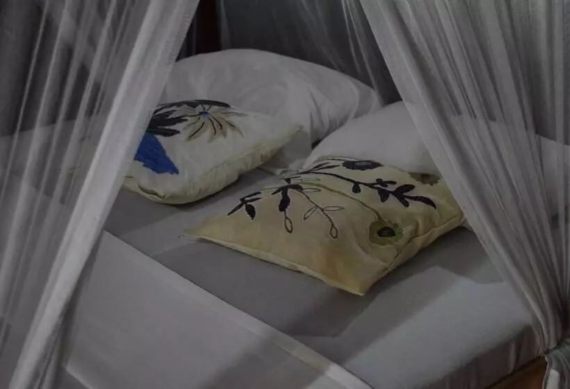 هتل Juani Beach Bungalows