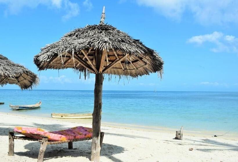 هتل Juani Beach Bungalows