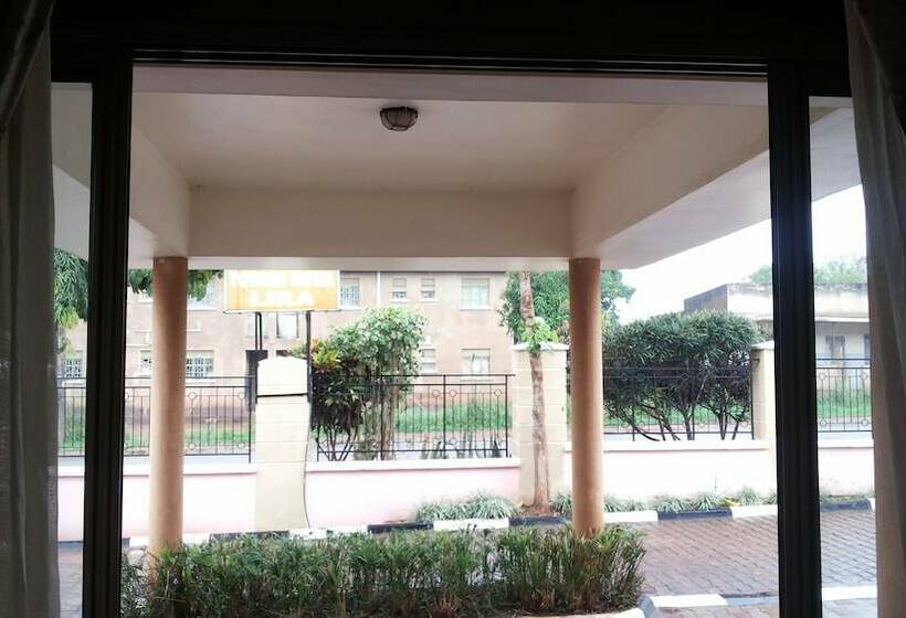 هتل Lillian Towers