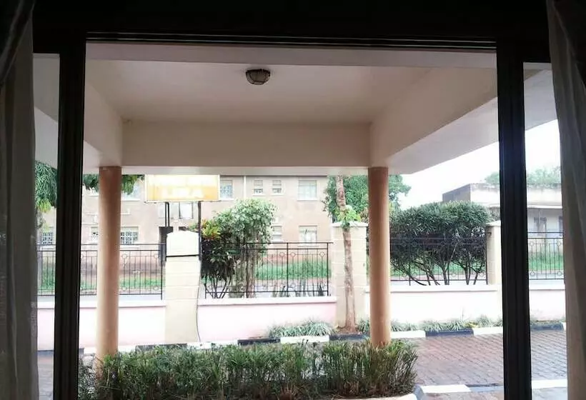 هتل Lillian Towers