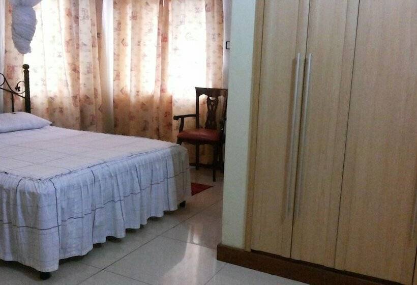 هتل Lillian Towers