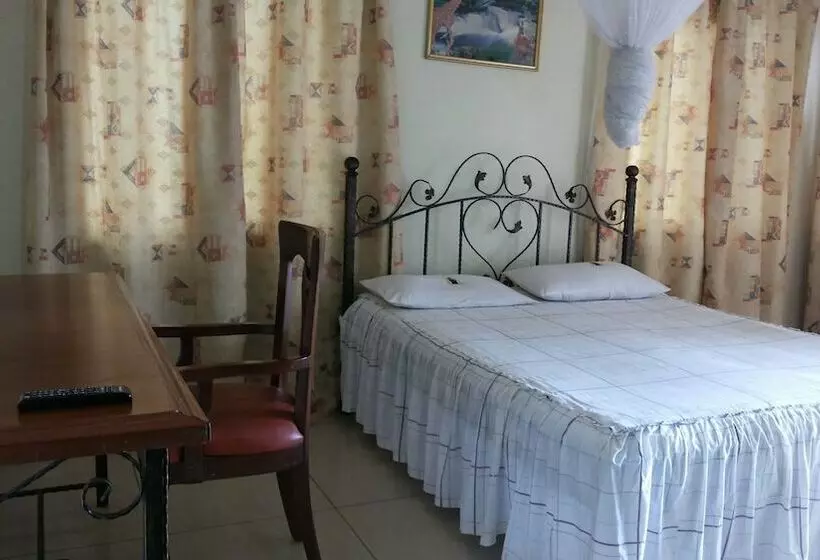 هتل Lillian Towers