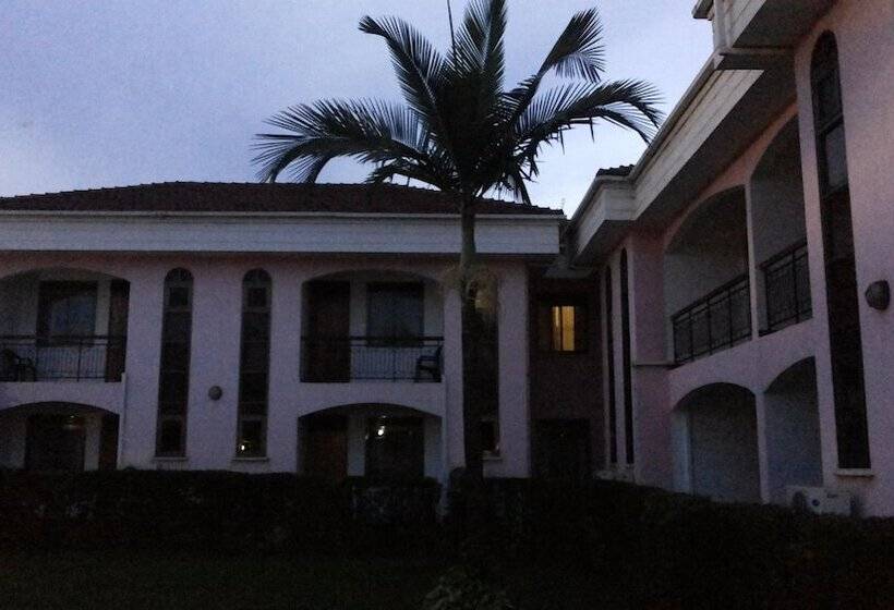 هتل Lillian Towers