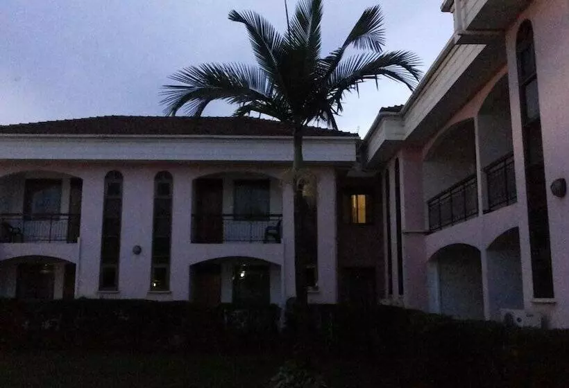 هتل Lillian Towers