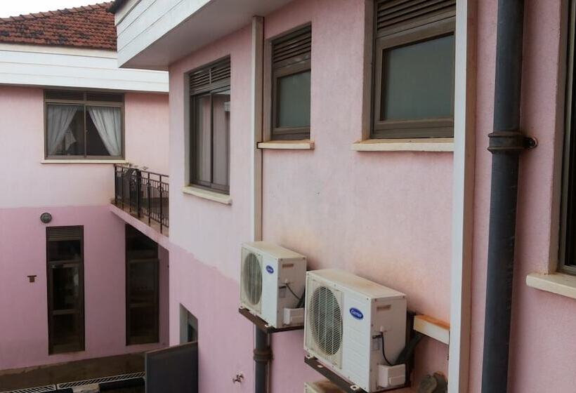 هتل Lillian Towers