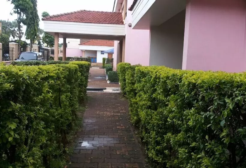 هتل Lillian Towers