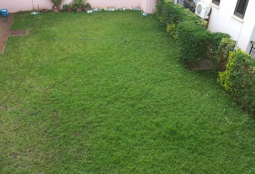 هتل Lillian Towers