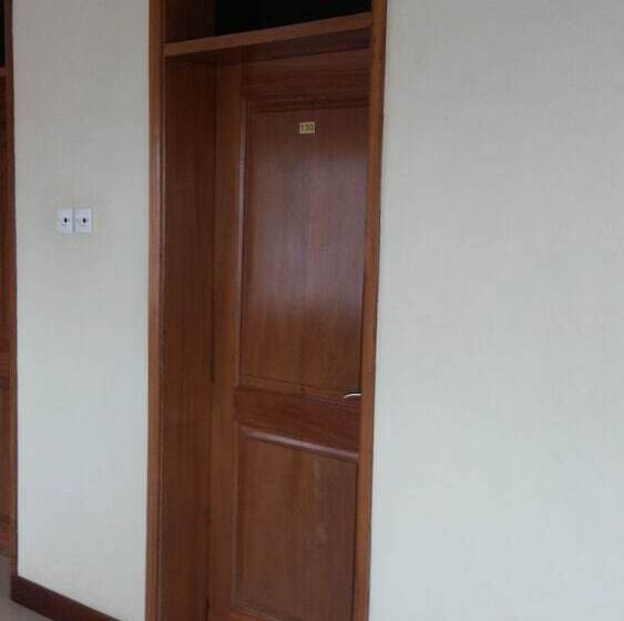 هتل Lillian Towers