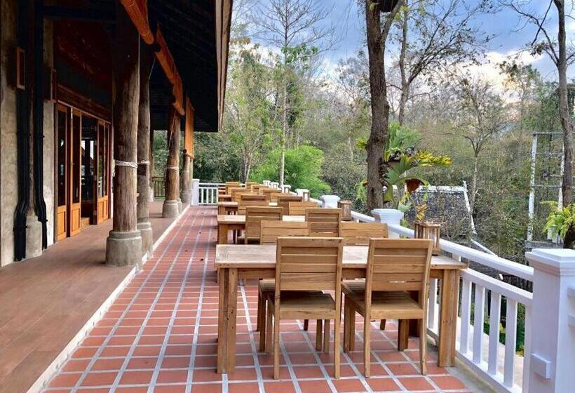 בית מלון כפרי Ruean Racha