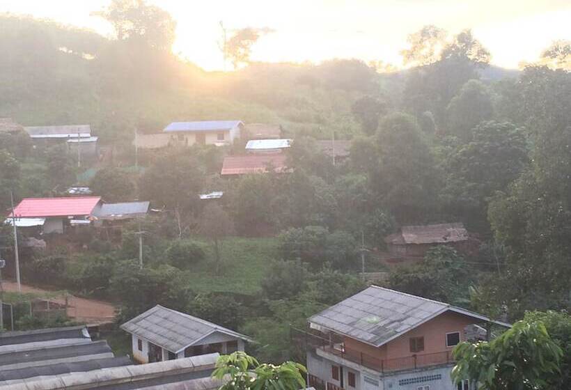 Hotel Wawee Strawberry House