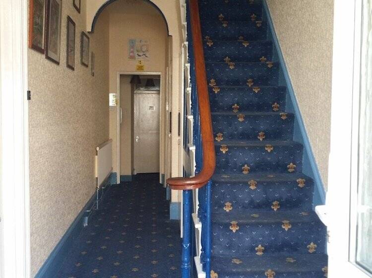 بنسيون The Beach House