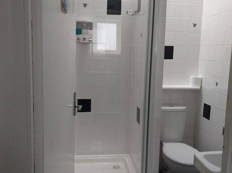 بنسيون The Beach House