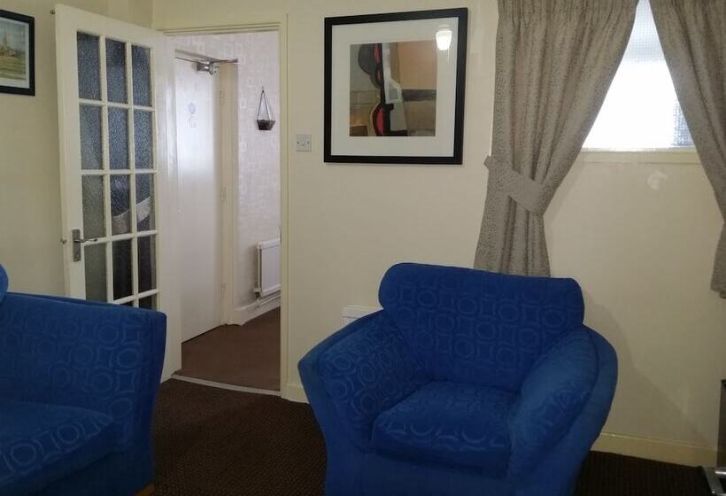 بنسيون The Beach House