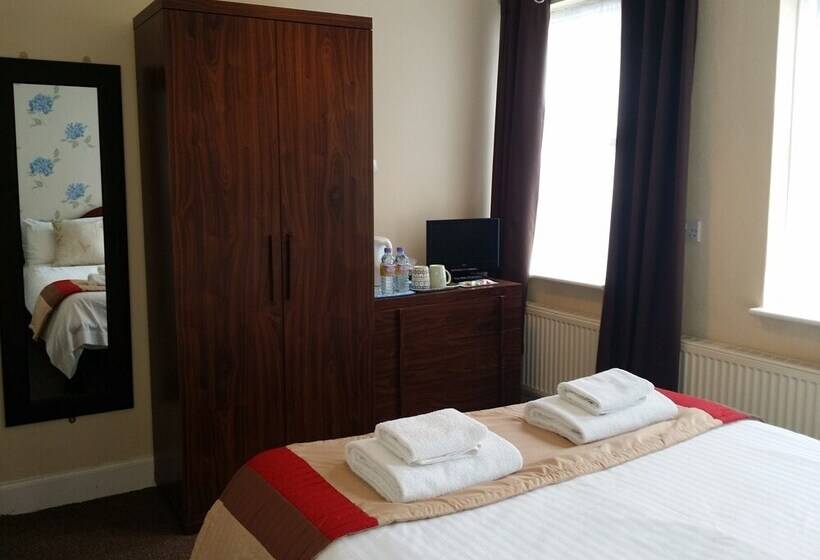 بنسيون The Beach House