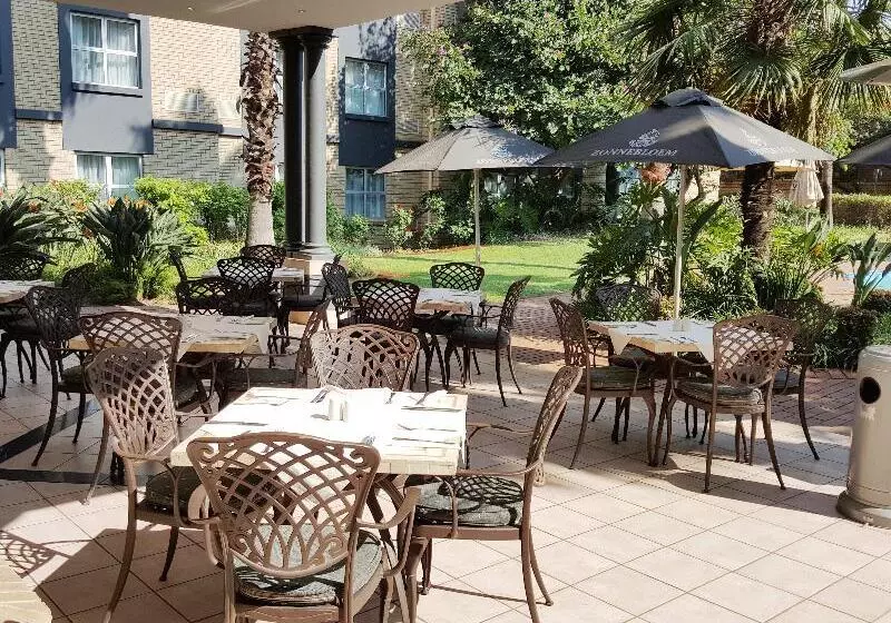 Отель Holiday Inn Johannesburg Airport, An Ihg