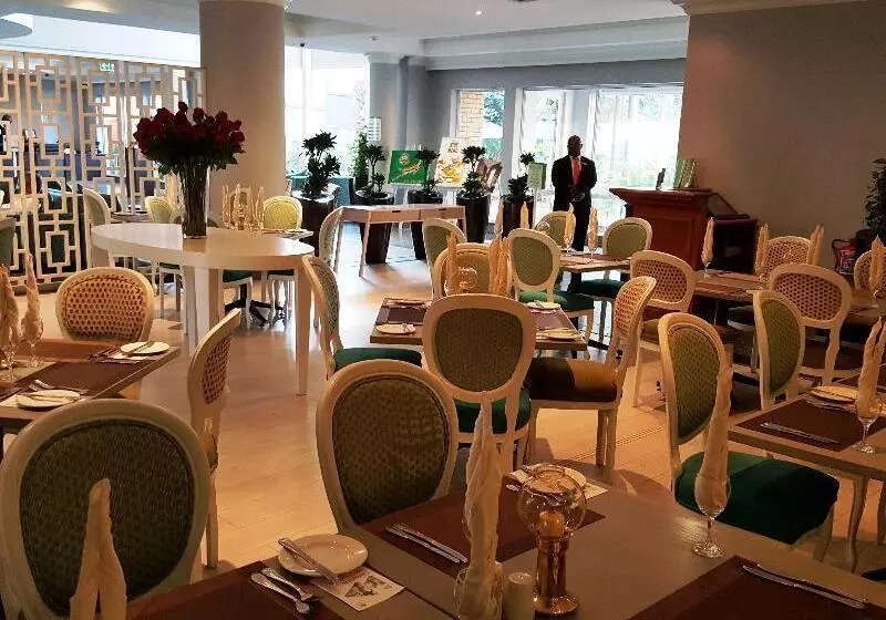 Отель Holiday Inn Johannesburg Airport, An Ihg