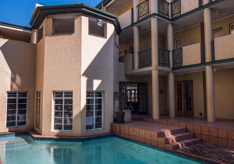 ホテル Airport Inn And Suites