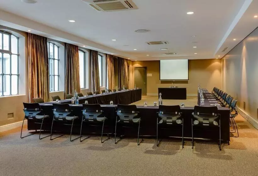 Protea Hotel By Marriott Cape Town Waterfront Breakwater Lodge