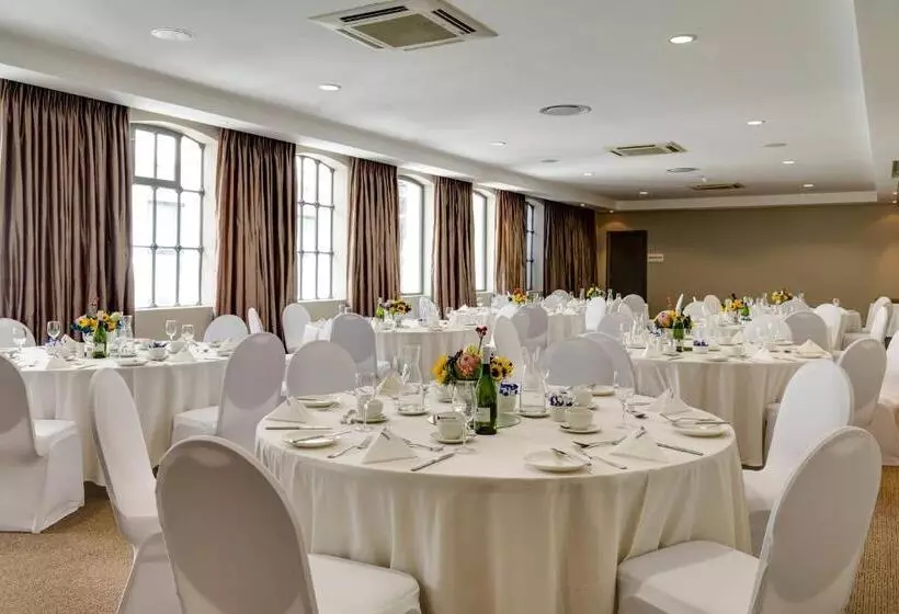 Protea Hotel By Marriott Cape Town Waterfront Breakwater Lodge