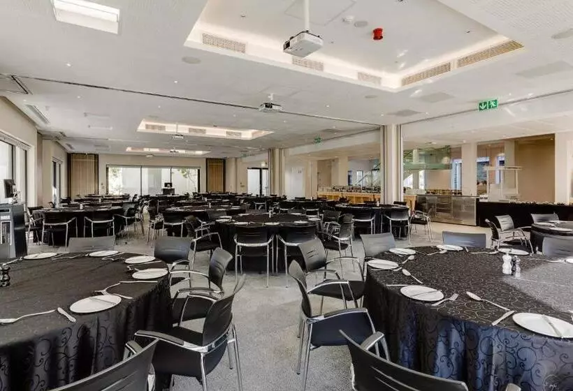 Protea Hotel By Marriott Cape Town Waterfront Breakwater Lodge