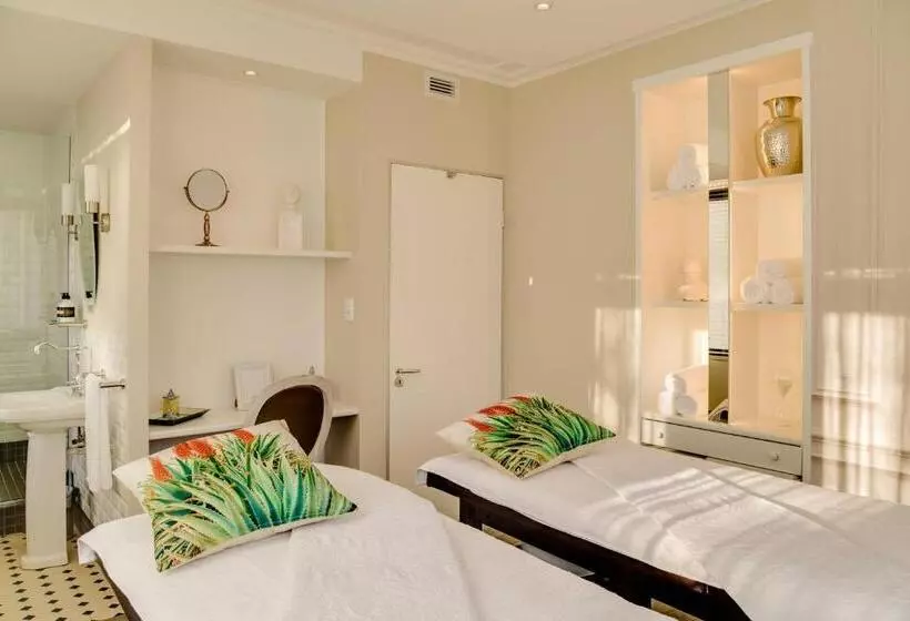 Protea Hotel By Marriott Cape Town Waterfront Breakwater Lodge