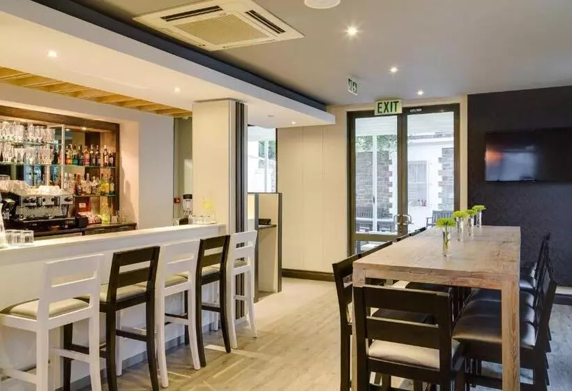 Protea Hotel By Marriott Cape Town Waterfront Breakwater Lodge