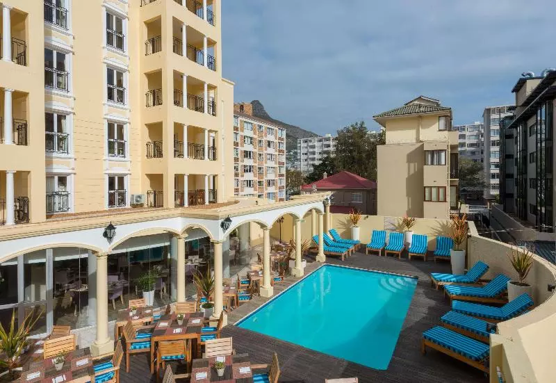 Отель Radisson Blu Le Vendome