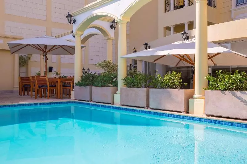 Отель Radisson Blu Le Vendome